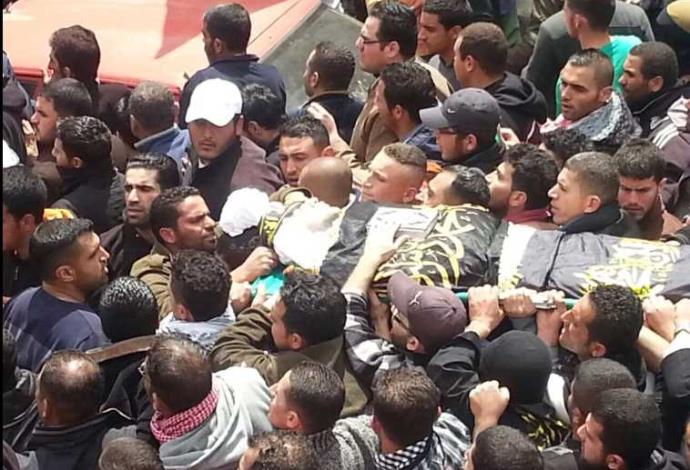 ההלוויה של האסיר המשוחרר ג׳עפר עווד (צילום:  סוכנות הידיעות מען)