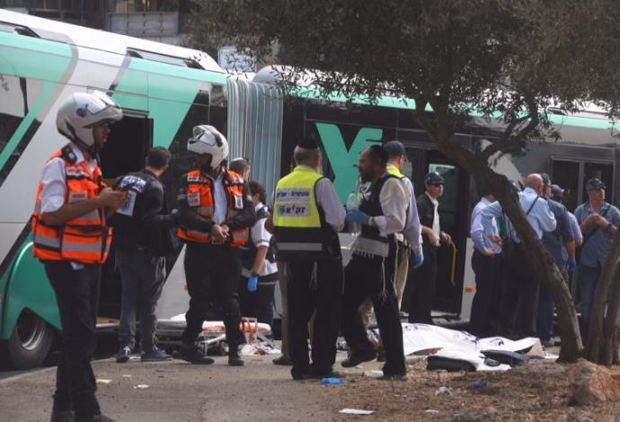 כוחות הביטחון בפיגוע הירי באוטובוס בארמון הנציב בירושלים  (צילום:  מרק ישראל סלם)