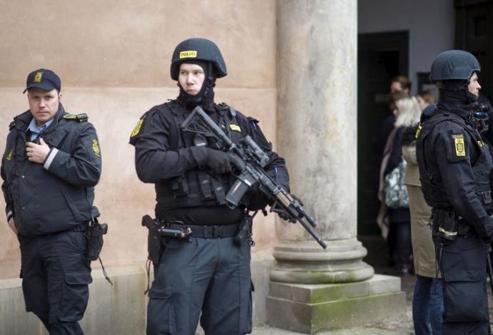 משטרת דנמרק בעקבות מעצר פעילי טרור (צילום:  רויטרס)