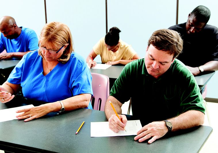 סטודנטים באוניברסיטה (צילום: אינגאימג)